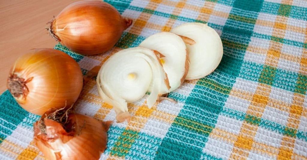 sliced onion on a towel